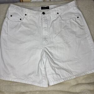Eddie Bauer Shorts Womens Size 16 Slight Curvy White Bermuda Casual Beach Wear